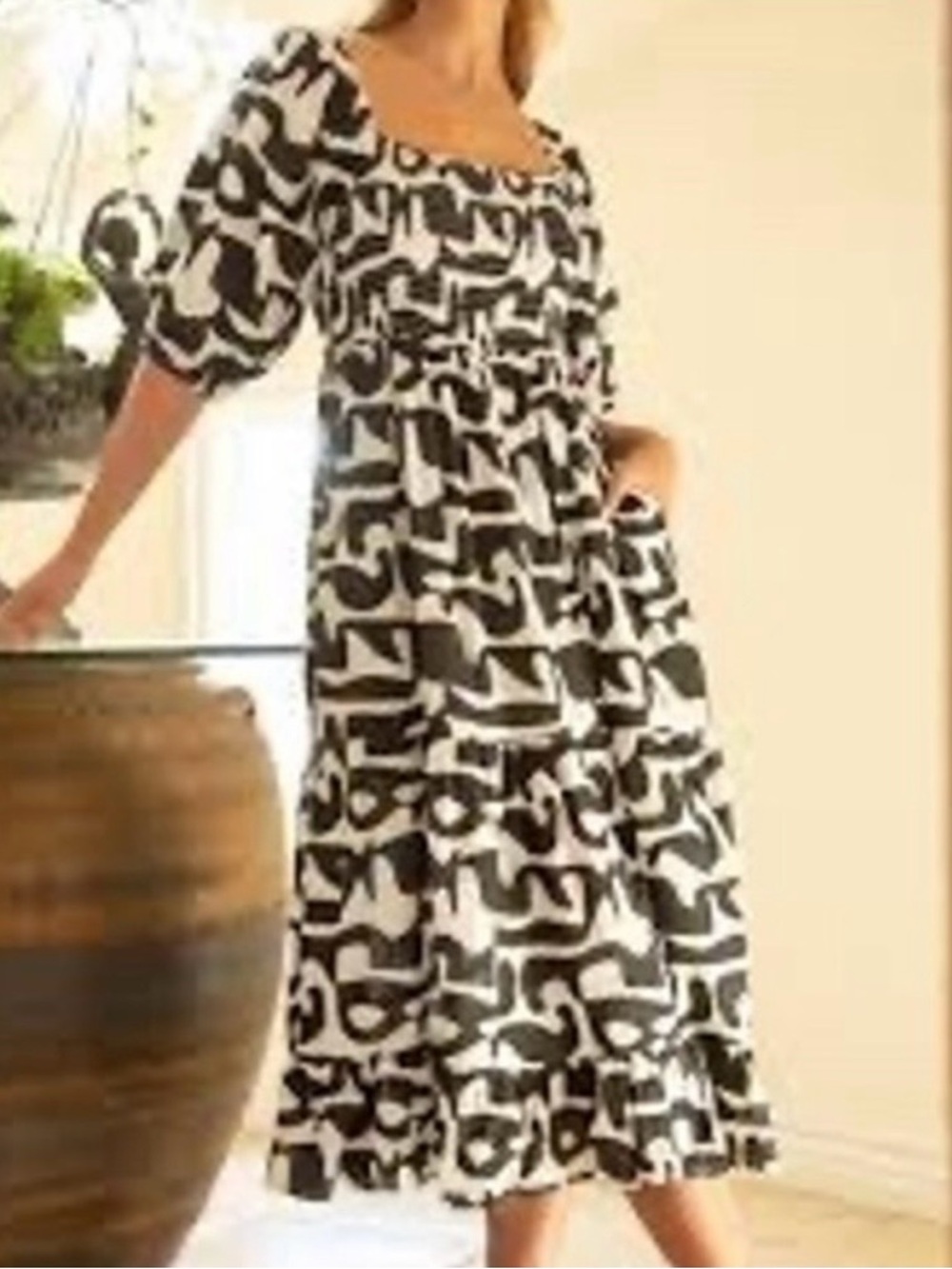 THML black & white geometric smocked midi‎ dress size medium